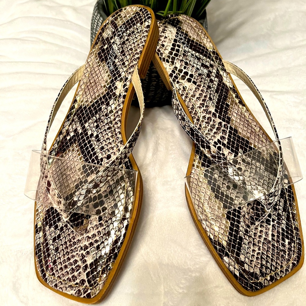 Shoedazzle New Women’s Size 7.5 Natural Snake Visara Flat Sandals